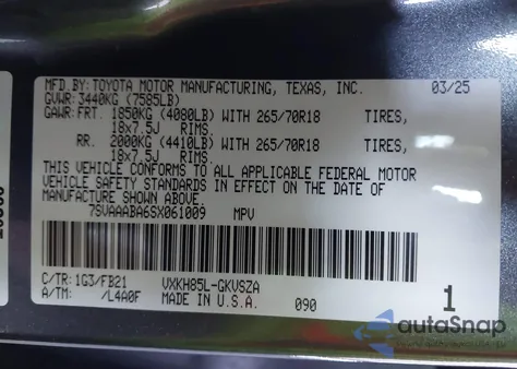 2025 Toyota Sequoia Sr5 z USA, uszkodzony, nr VIN 7SVAAABA6SX061009